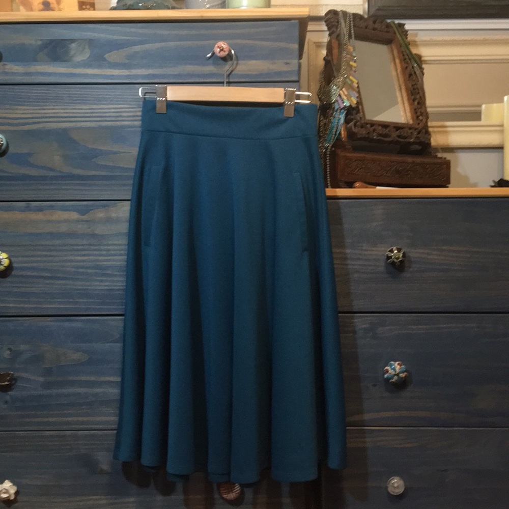 H&M rich teal circle skirt, heavy poodle skirt fit
